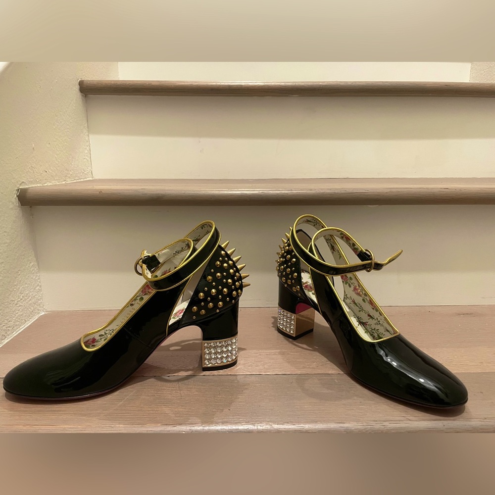 NWOT- Gucci Black and Gold Crystal and Spikes Heels